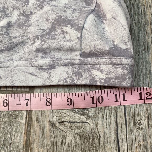 Lululemon Flow Freely Bra
Washed Marble Alpine White Silverscreen 4 - Picture 5 of 6